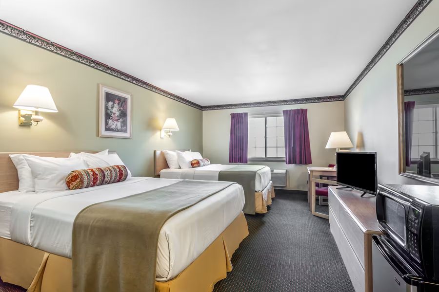 Days Inn Conference Center By Wyndham Ellensburg — Guest room