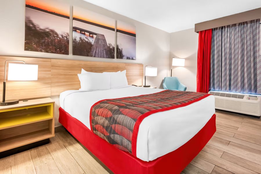 Days Inn Hoover Birmingham — Guest room