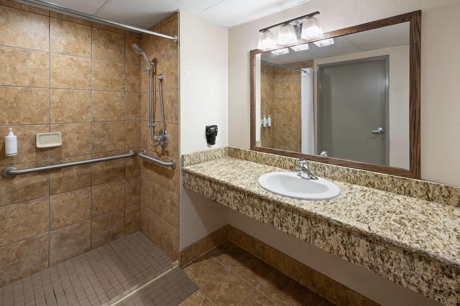 Days Inn Suites by Wyndham Bozeman — Bathroom