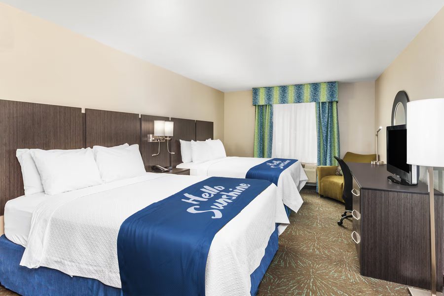 Days Inn Suites by Wyndham East Flagstaff — Guest room
