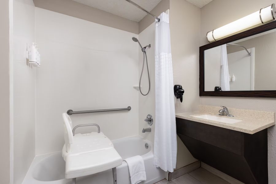 Days Resort Oceanfront Miami Beach N Miami Beach Florida — Bathroom