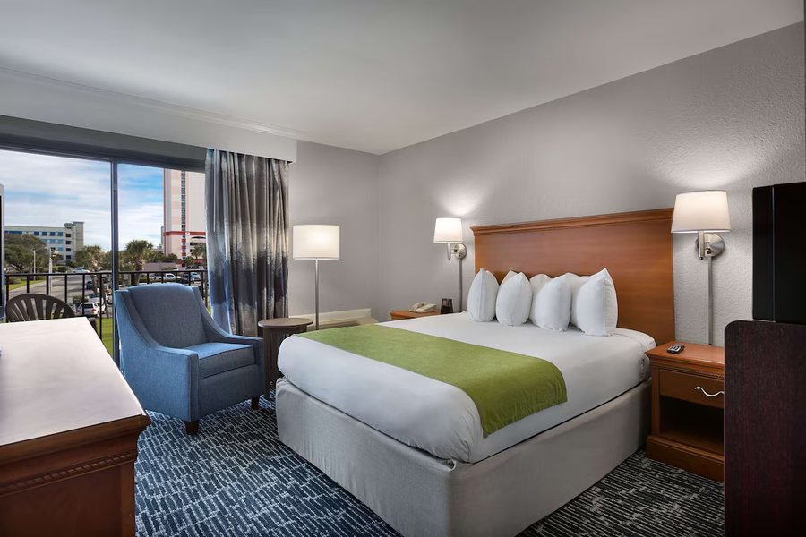 Dayton House Resort — Guest room