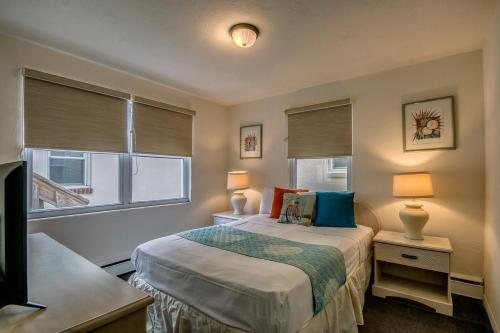Daytona Inn and Suites — Guest room