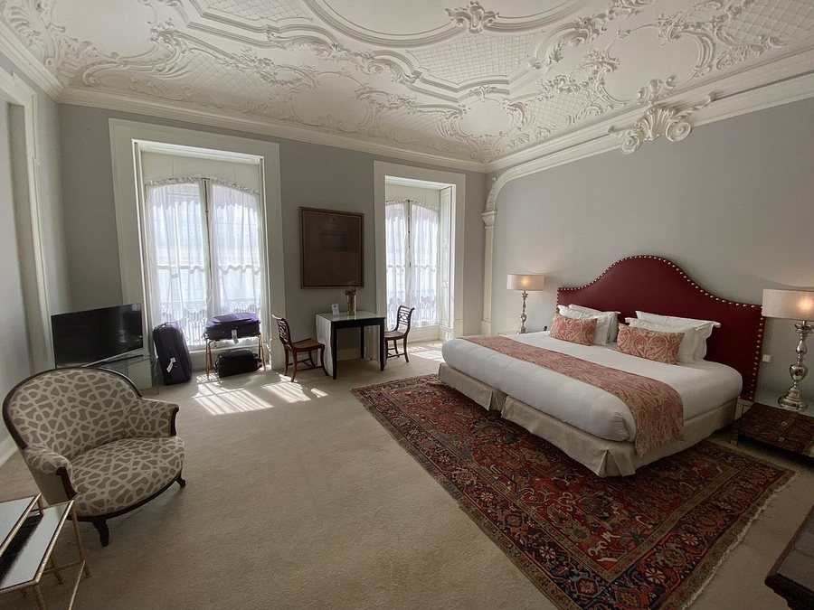 Dear Lisbon Palace Chiado — Guest room