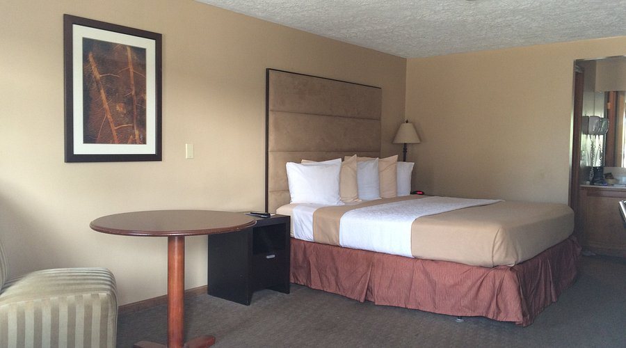 Deer Creek Valley RV Park — Guest room