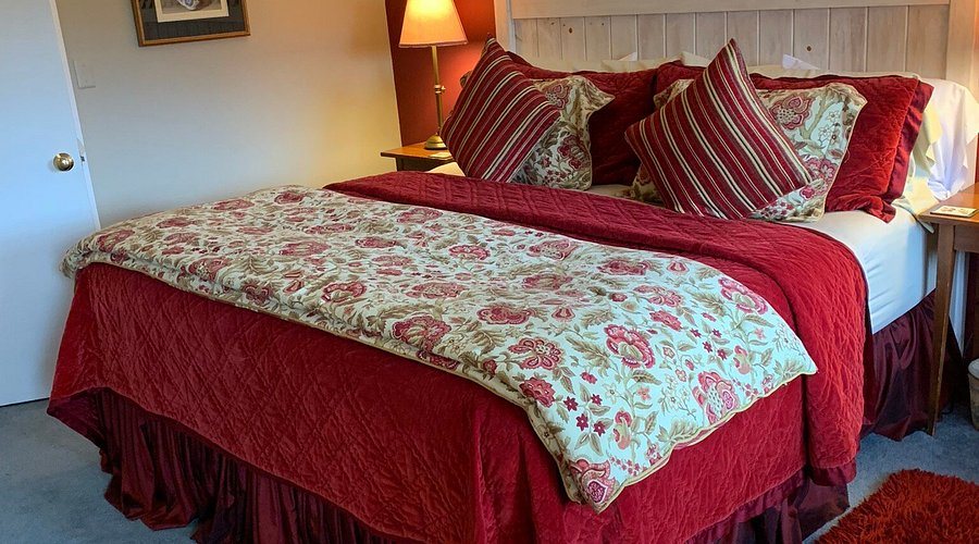 Deerhill Inn — Guest room