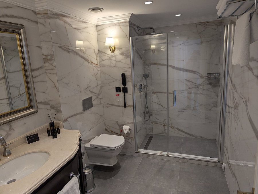 Dekalb Hotel Istanbul — Bathroom