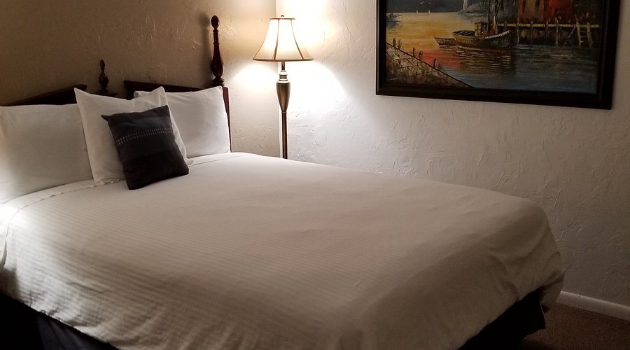 Delano Motel RV Park — Guest room