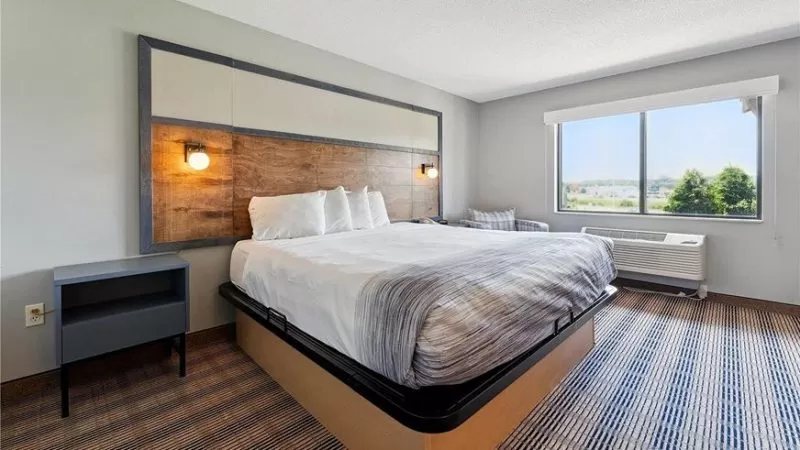 Dell Creek Motel — Guest room
