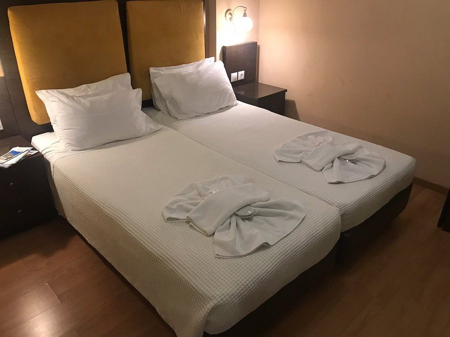 Delphi Art Hotel — Guest room