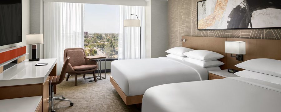 Delta Hotels Anaheim Garden Grove — Guest room
