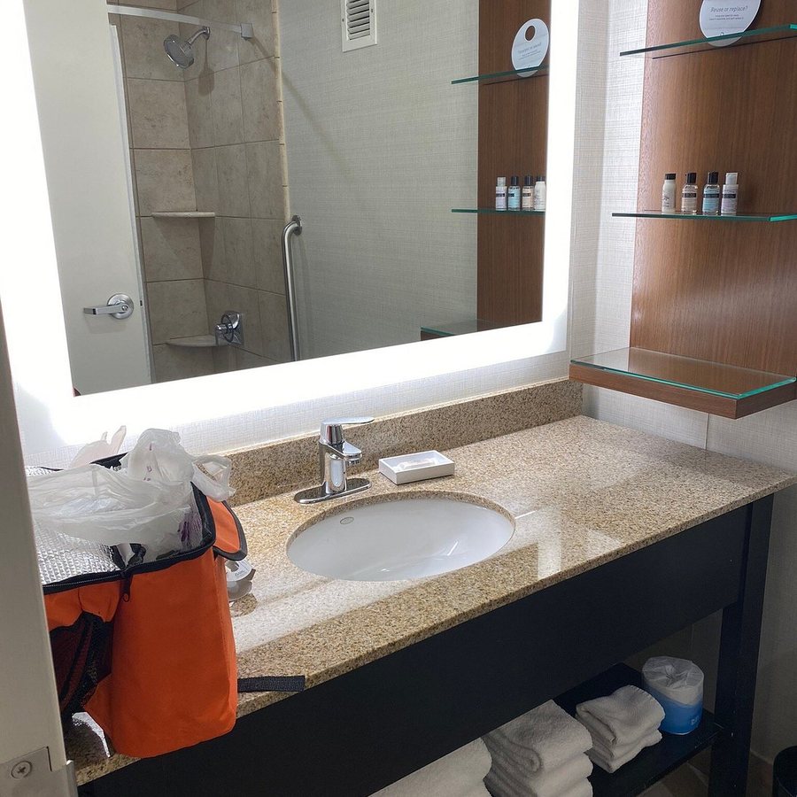 Delta Hotels Bristol — Bathroom