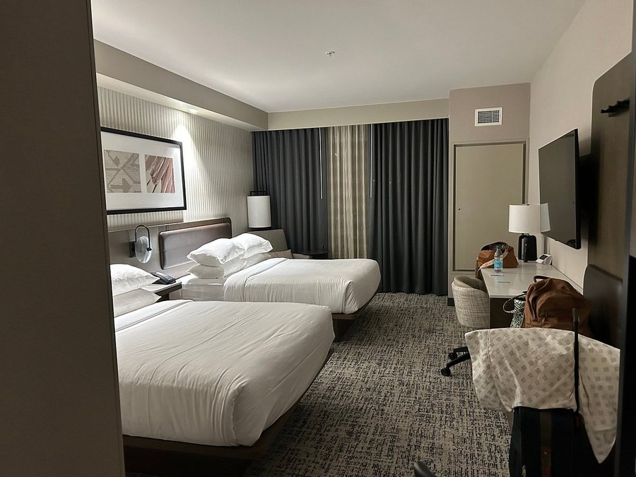 Delta Hotels By Marriott Wichita Falls Convention Center — Guest room