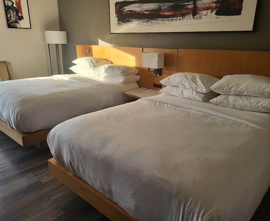 Delta Hotels Columbia Northeast — Guest room