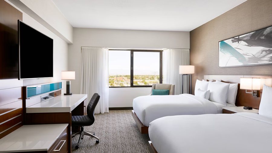 Delta Hotels Phoenix Mesa — Guest room