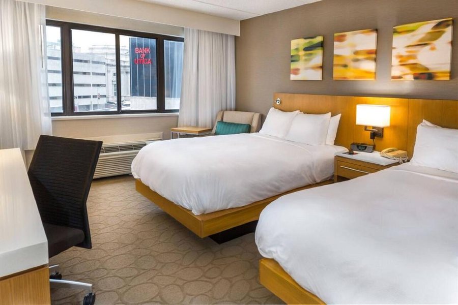 Delta Hotels Utica — Guest room