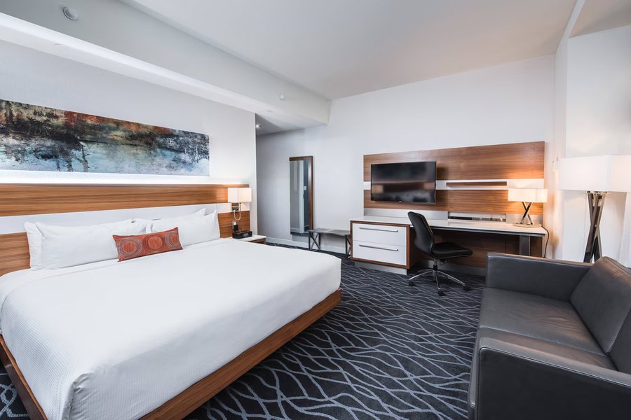 Delta Lodge — Guest room