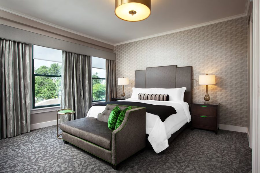 Deluxe Inn San Antonio — Guest room