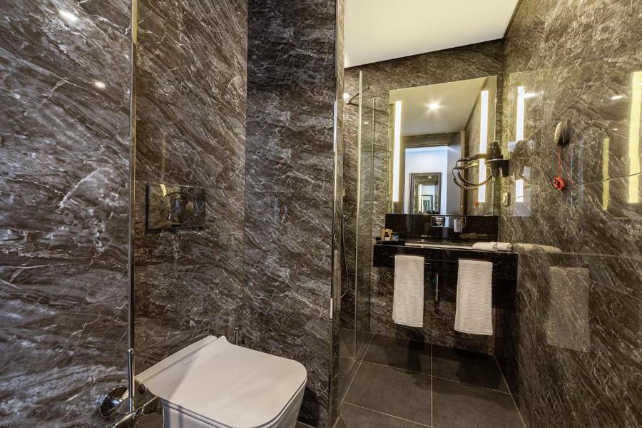 Demiray Hotel Old City Istanbul — Bathroom
