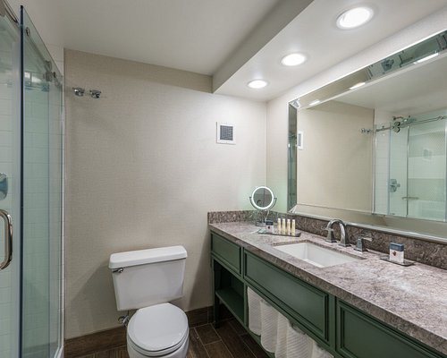 Depot Village Gainesville Florida — Bathroom