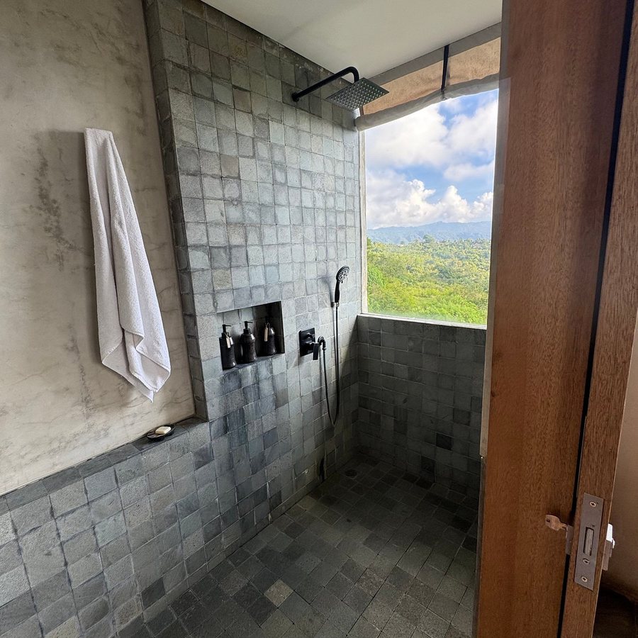 Desa Oculus — Bathroom