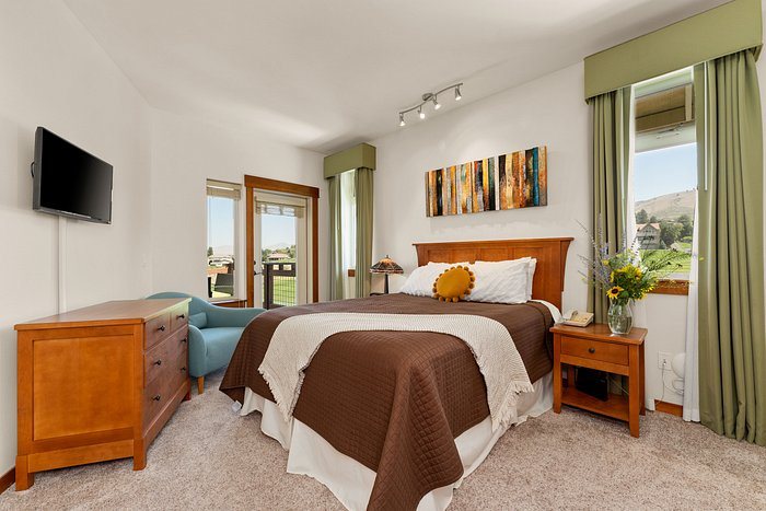 Desert Canyon Inn — Guest room
