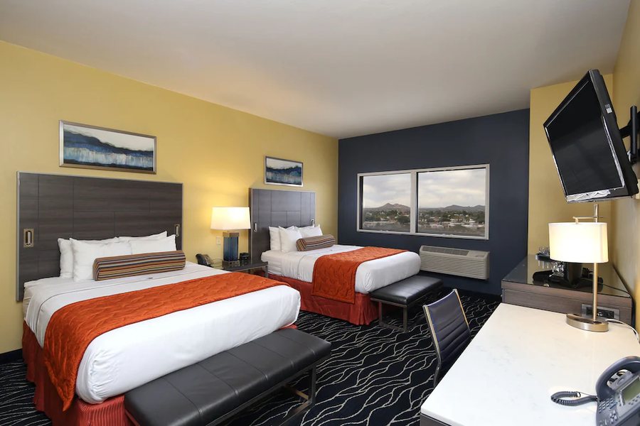 Desert Diamond Casino Hotel — Guest room