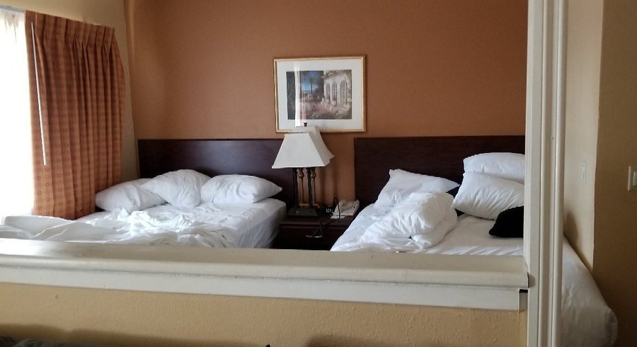 Desert Inn Extended Stay Cathedral City — Guest room