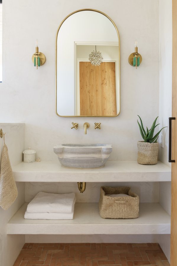 Desert Lily — Bathroom