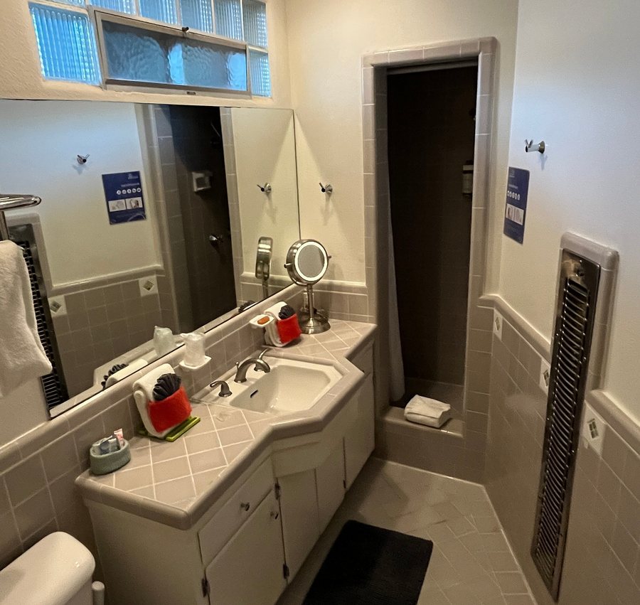 Desert Riviera Hotel — Bathroom