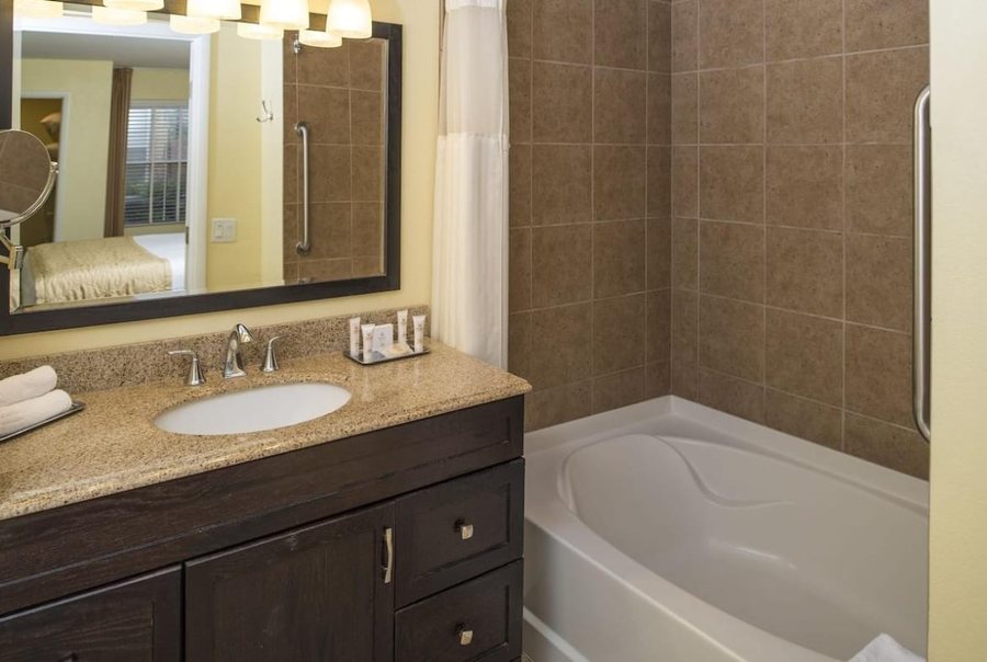 Desert Tides Las Vegas Nevada — Bathroom