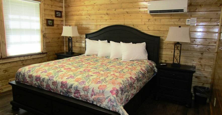 DeSoto State Park Lodge Cabins — Guest room