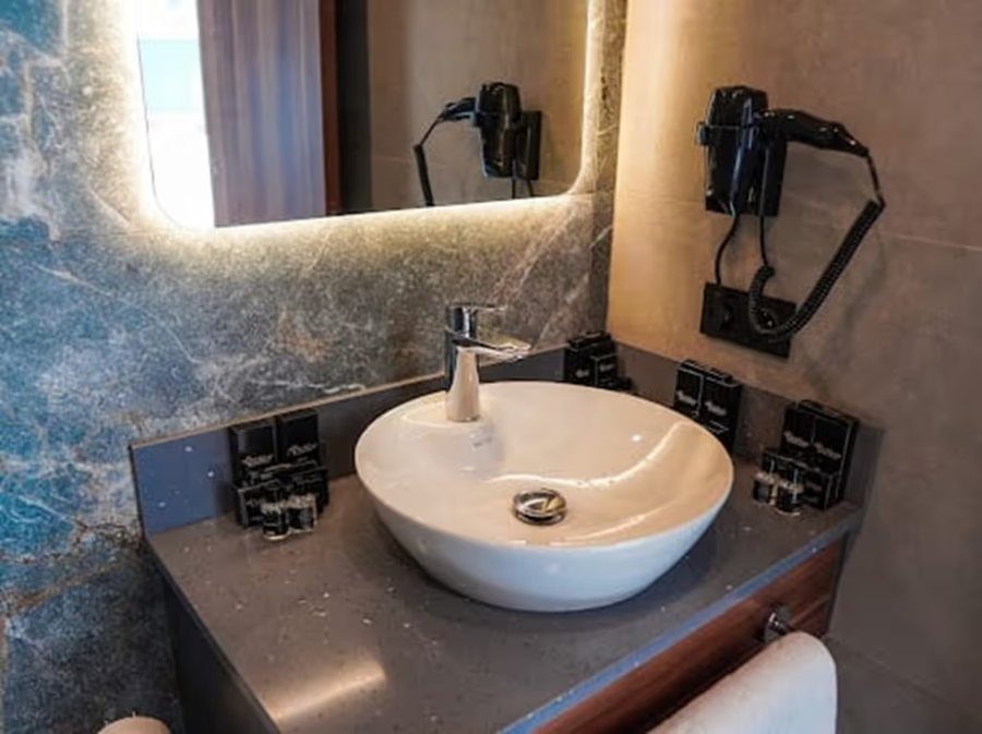Destiny Marine Hotel Istanbul — Bathroom