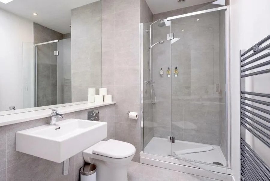 Destiny Scotland New Town Apartments — Bathroom