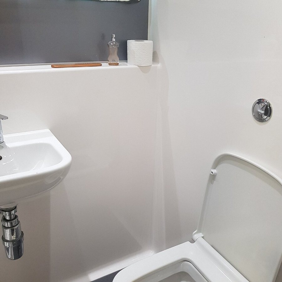 Destiny Student Holyrood — Bathroom