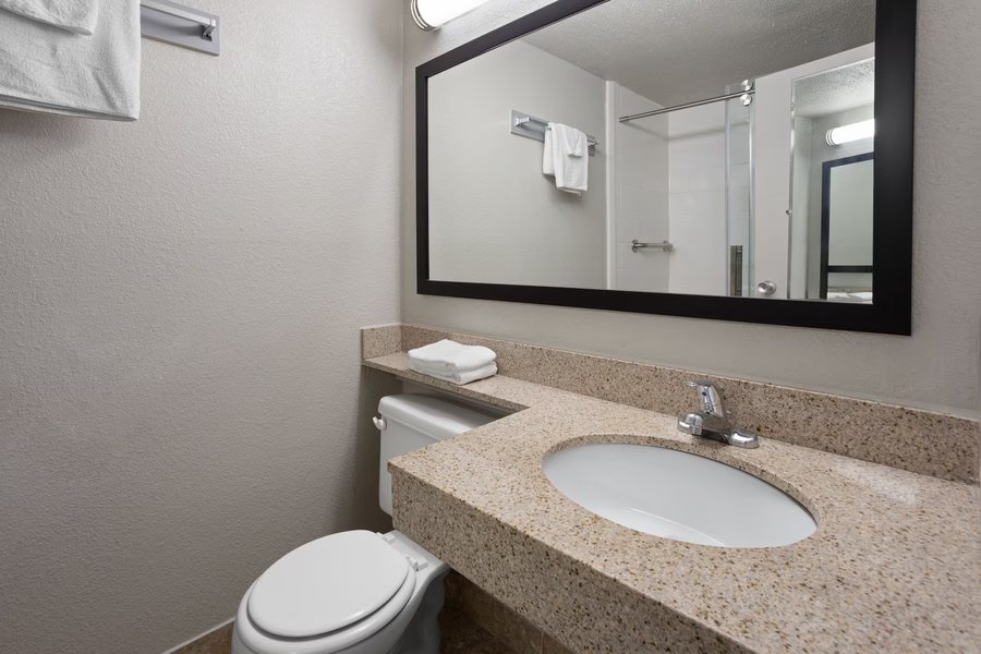 Detroit Ann Arbor KOA — Bathroom