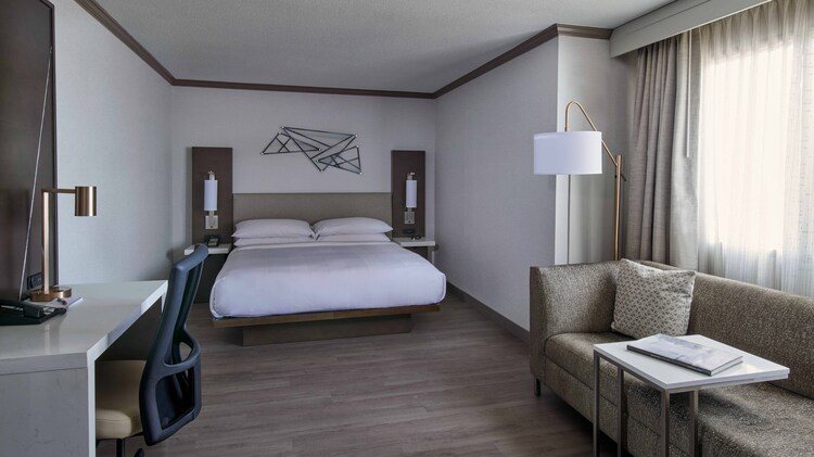 Detroit Marriott Troy — Guest room