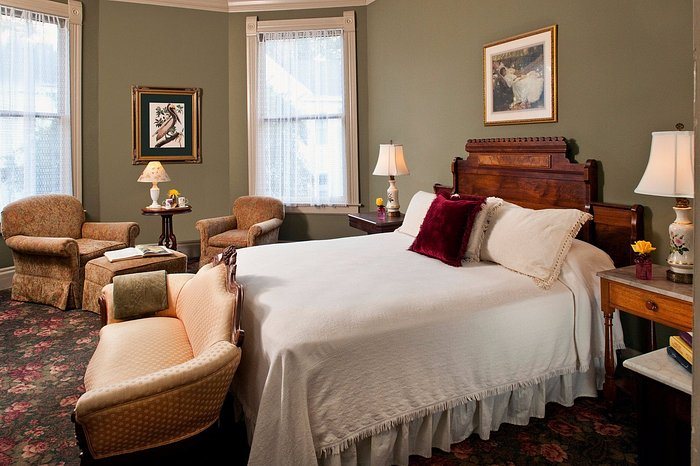 Devereaux Shields House — Guest room