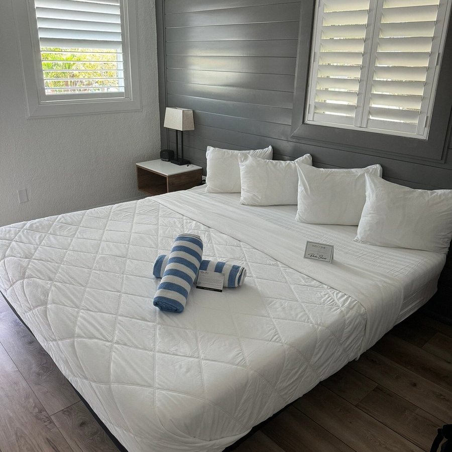 Devon Shores — Guest room