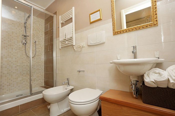 DG Prestige Room — Bathroom