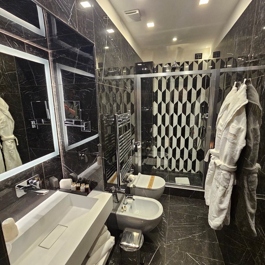 Dharma Boutique Hotel Spa — Bathroom