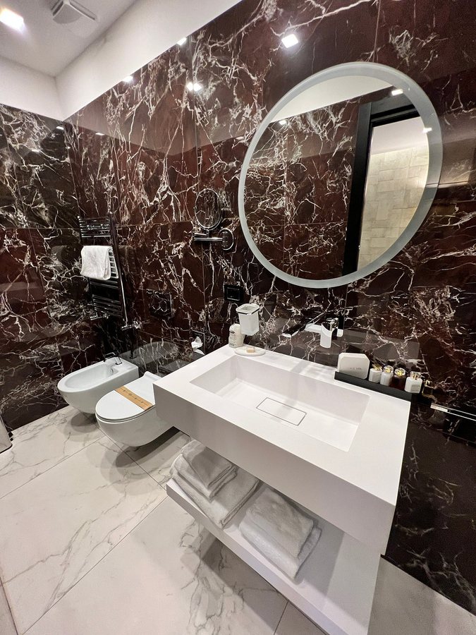 Dharma Luxury Hotel Spa — Bathroom