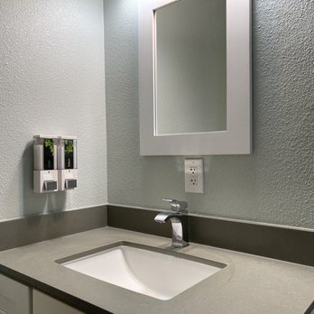 Diablo Mountain Inn — Bathroom