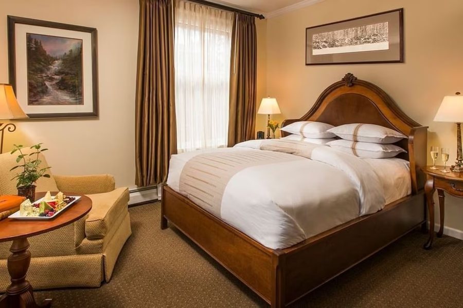 Diamond D Ranch — Guest room
