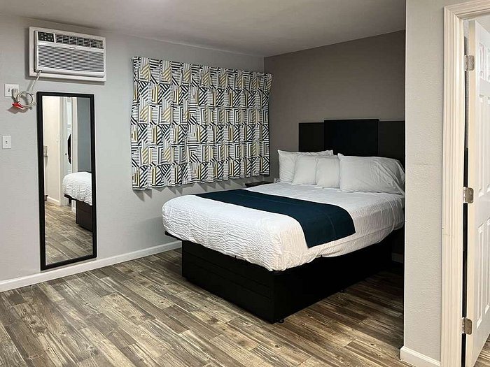 Diamond Inn Motel Las Vegas Nevada — Guest room