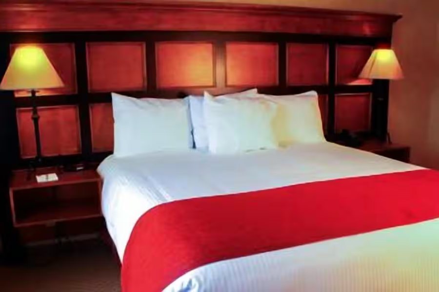Diamond Mountain Casino and Hotel — Guest room