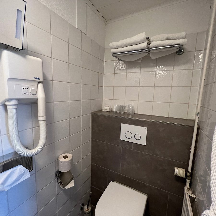 Die Port Van Cleve — Bathroom