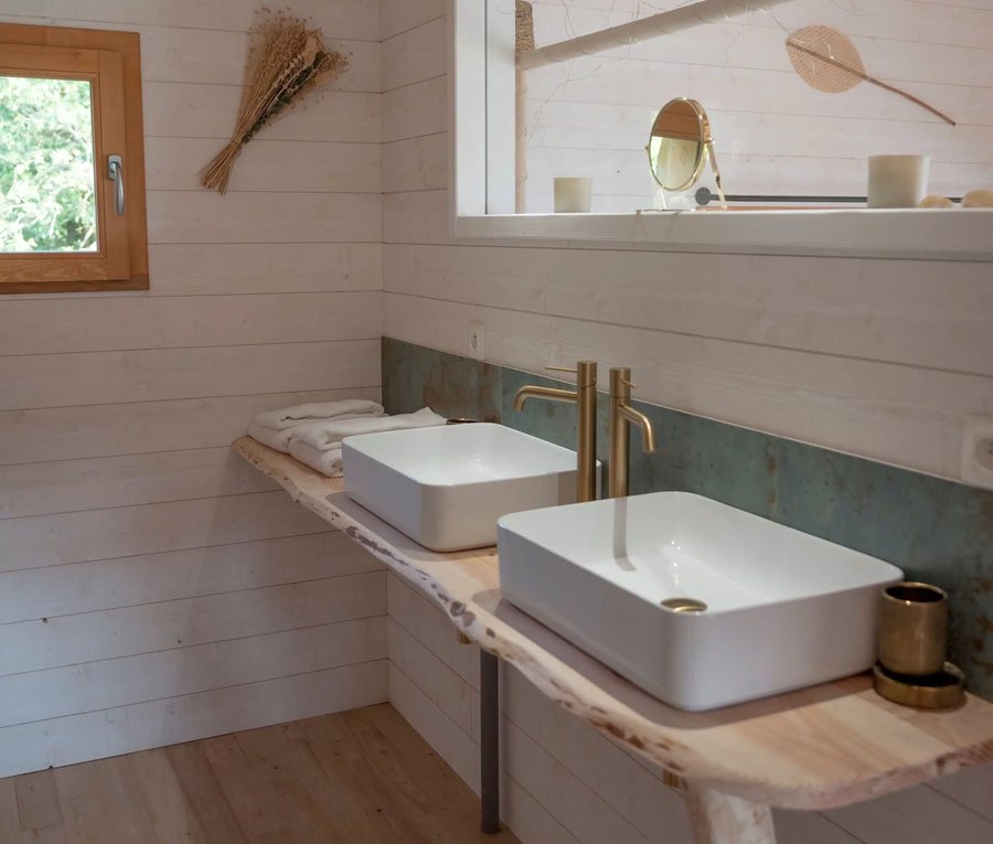 Dihan Hotel De Cabanes — Bathroom