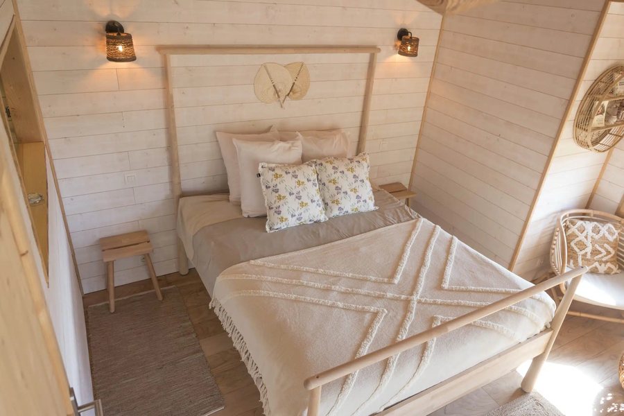 Dihan Hotel De Cabanes — Guest room