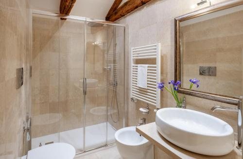 Dimora Marciana — Bathroom